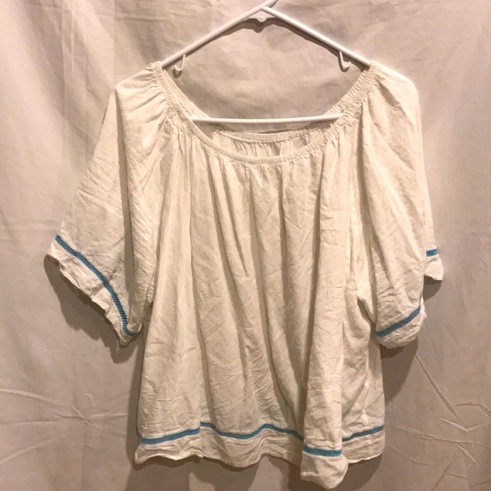 Light shirt with open neck